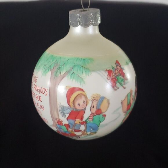 Vintage Hallmark Betsey Clark: Home for Christmas Glass Ball Ornament Da… - Picture 4 of 10